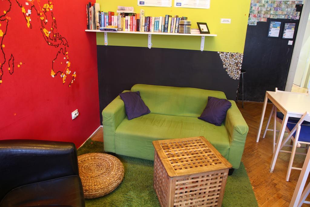 Hostel Zeppelin Ljubljana Buitenkant foto