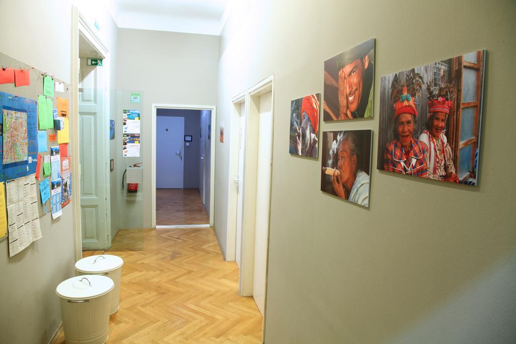 Hostel Zeppelin Ljubljana Buitenkant foto